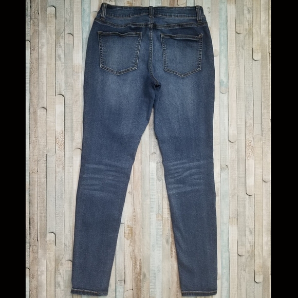 Maurices Skinny Jeans - Picture 3 of 7